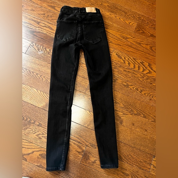 Zara High Rise Skinny Jeans - Picture 3 of 3